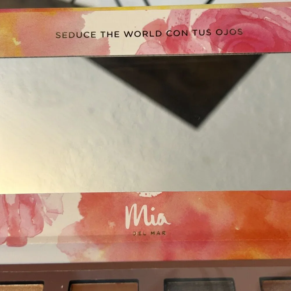 NEW Mia del Mar Novelera Eyeshadow Palette Dual Ended Brush  Vegan Festival